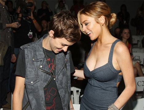samantha-ronson-lindsay-lohan-at-the-charlotte-ronson-spring-2009-fashion-show